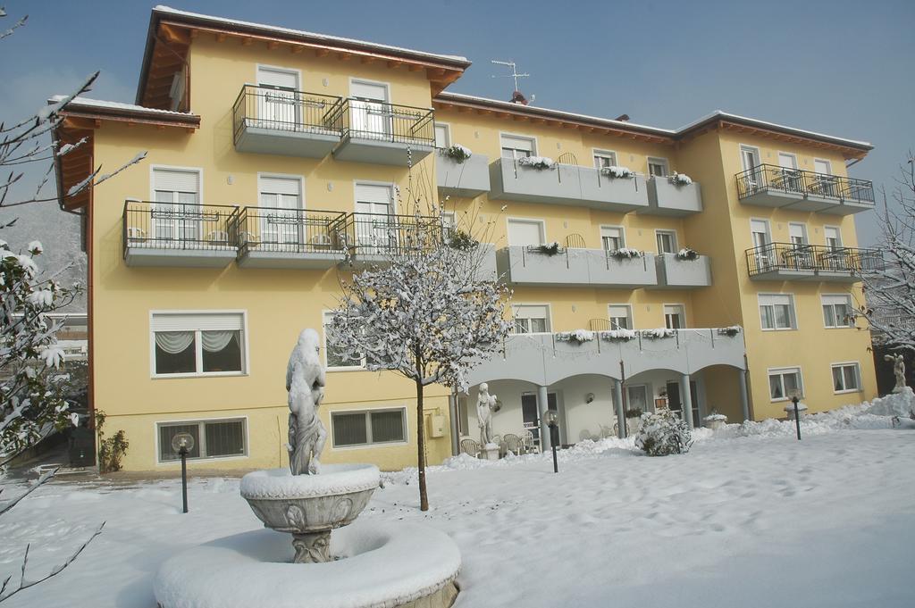 לביקו טרמה Hotel Daniela מראה חיצוני תמונה