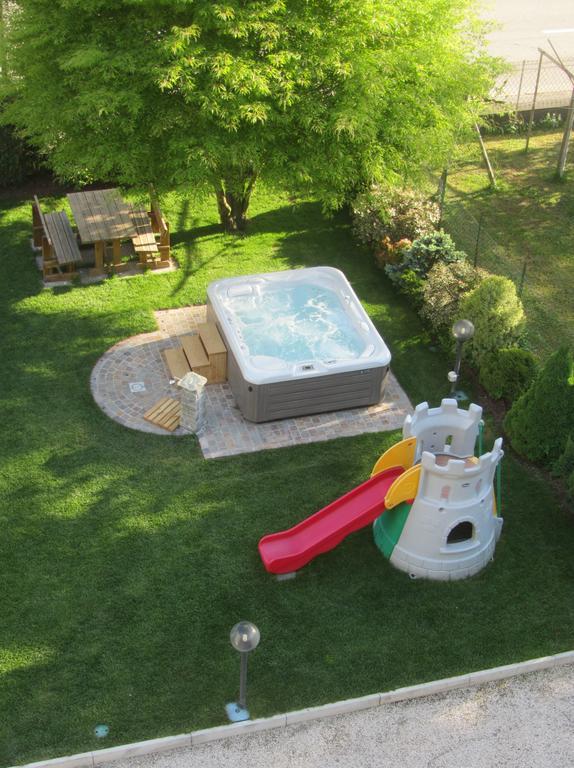 לביקו טרמה Hotel Daniela מראה חיצוני תמונה